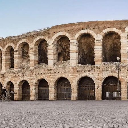 Arena - Verona Centro - Appartamento Elegante Exterior photo